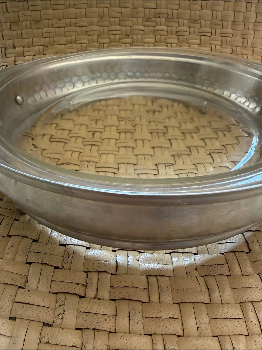 VTG Hammered Aluminum   Round Pie Holder Glass Pie  Dish  - Silver